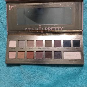 it Cosmetics Naturally Pretty eyeshadow palette